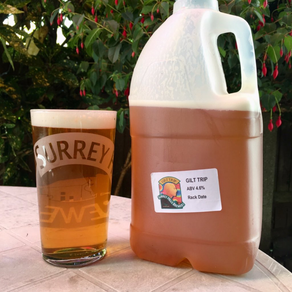 RealAleBloke's tweet photo. 🌞🌞🌞32°c🌞🌞🌞 so opted for a four pint takeaway in the back garden! Would have got toasted down the brewery #GiltTrip #CaskGrowler Happy Friday 🍻 https://t.co/tehaZktrV5