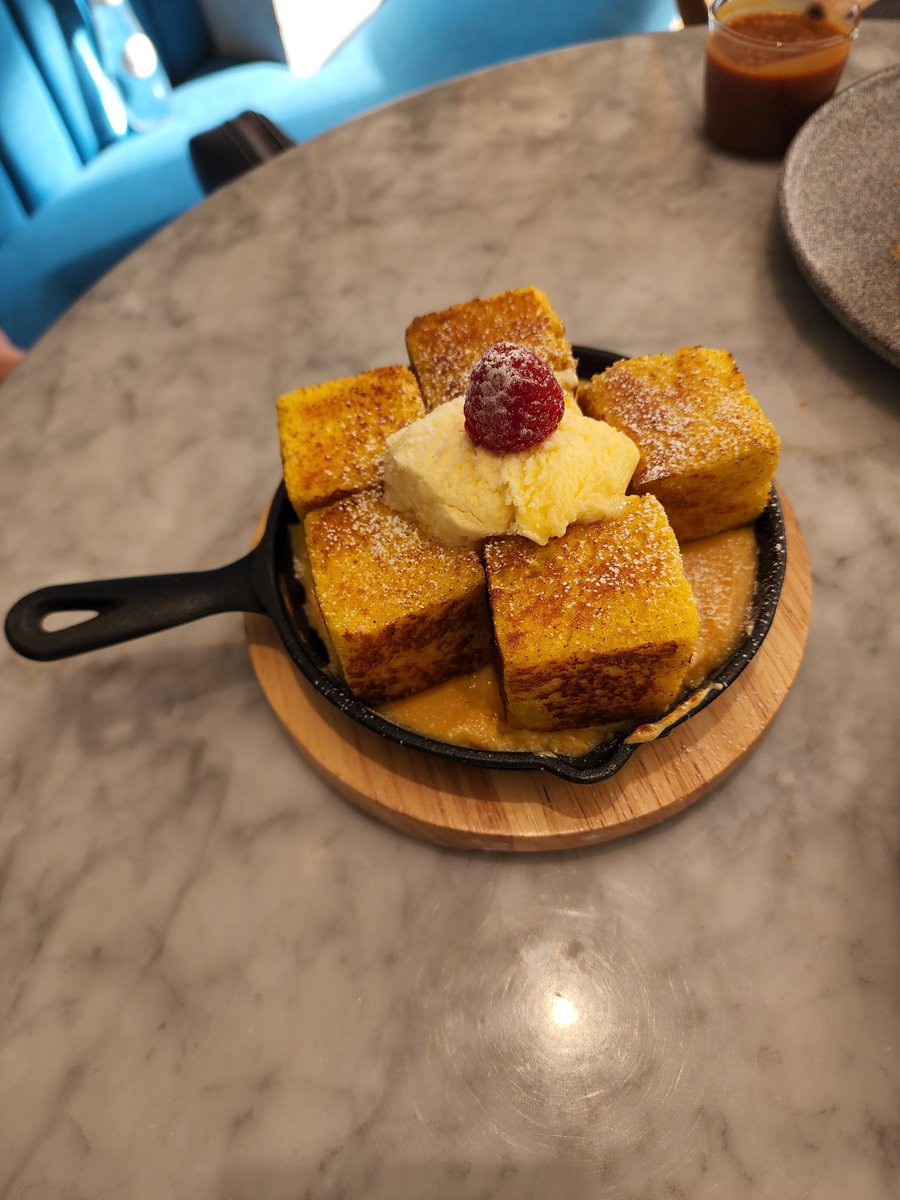 Blogger_Ahmed's tweet photo. اليوم زرت مع الاهل Canto cafe 
ب بارك افنيو حي قرطبة
جلسات داخلية خارجية للكل 
طلبنا
لاتيه ١٩ريال😍
فلات وايت ١٨
لاتيه زعفران ١٨
ومن الحلى 
ليبروليه فرنش توست ٥١😍
كاسترد جوز الهند ٤١😍
كيكة تمر ٣٥
القهوة جميلة والحلى لذيذ خصوصا فرنش وكاسترد واكرر التجربة👌🏻 https://t.co/wbAKodj9OQ