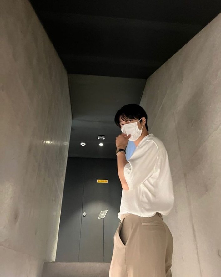 HanSolfamTH's tweet photo. 220517 #จีฮันซล ได้อัพเดทรูปภาพลงบน Instagram ส่วนตัว 

คิดถึงมากเลย💕 
#ฮันซล #jihansol #시한솔 https://t.co/Ay17AXui0L