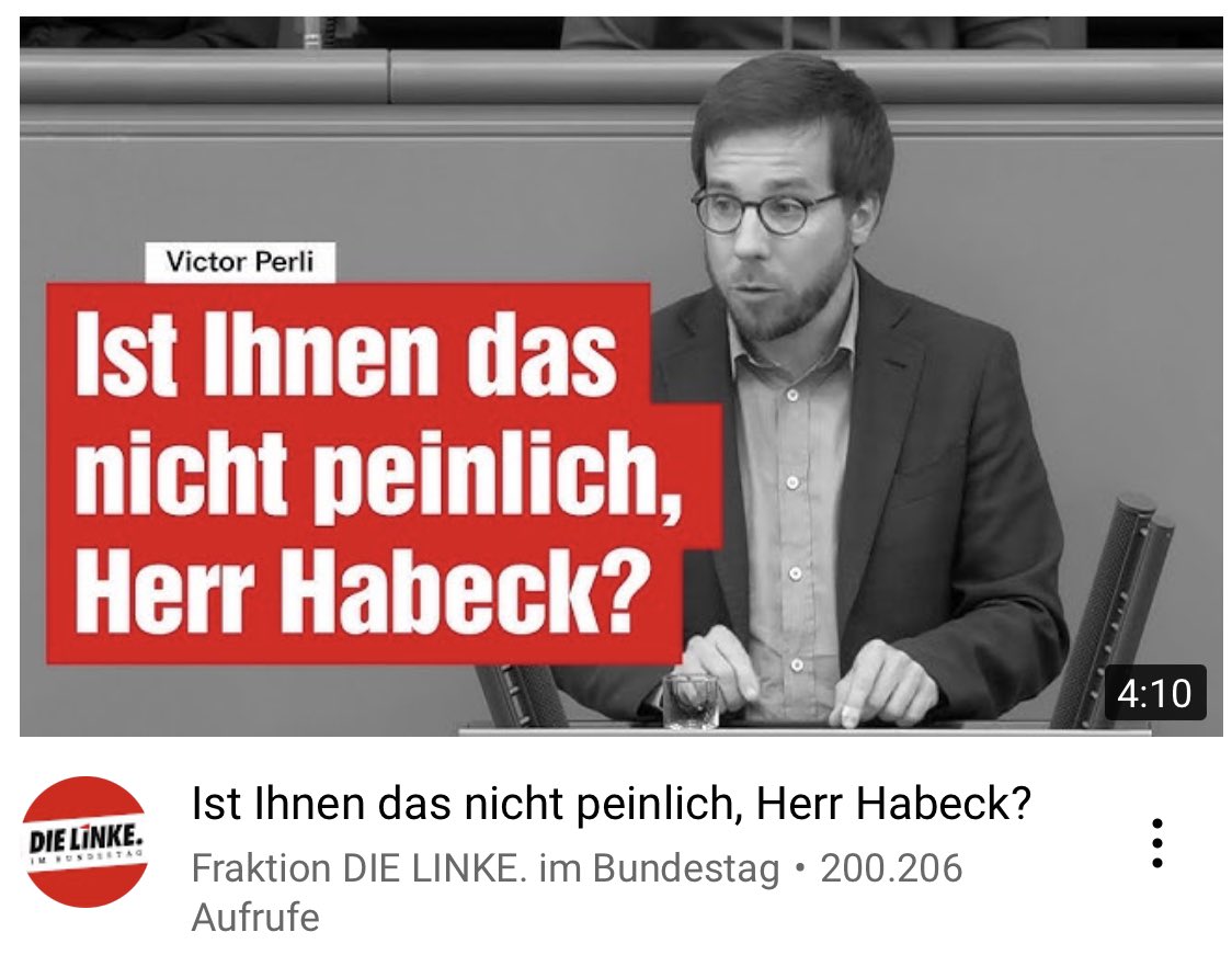 Habe Minister #Habeck gefragt, ob es ihm nicht peinlich ist, dass die RentnerInnen, die bei den Tafeln für Lebensmittel anstehen, kein 300€-Energiegeld bekommen, die Minister aber schon.

Trifft offenbar einen Nerv. Viele teilen die Rede. Danke! 👉🏽 youtu.be/OxKRHLcMUao