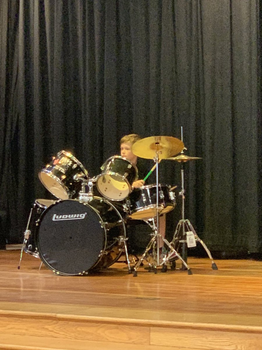 Audience having a blast too!!