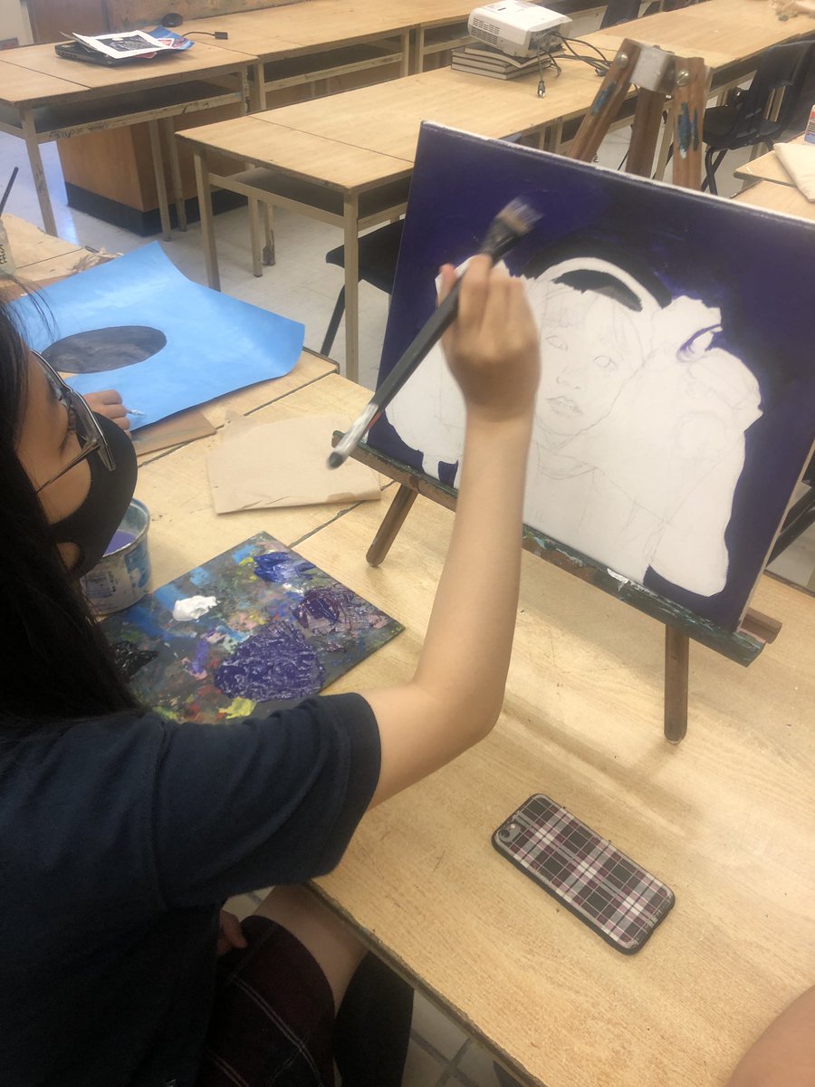 SantoroArtEdu's tweet photo. Last day of class students are working hard on their final culminating. @TCDSB @TCDSB_JWujek @TrusteeDAmico #culminating #art #visualarts #yearend #identity #acrylic #painting https://t.co/72jWsnoFvt