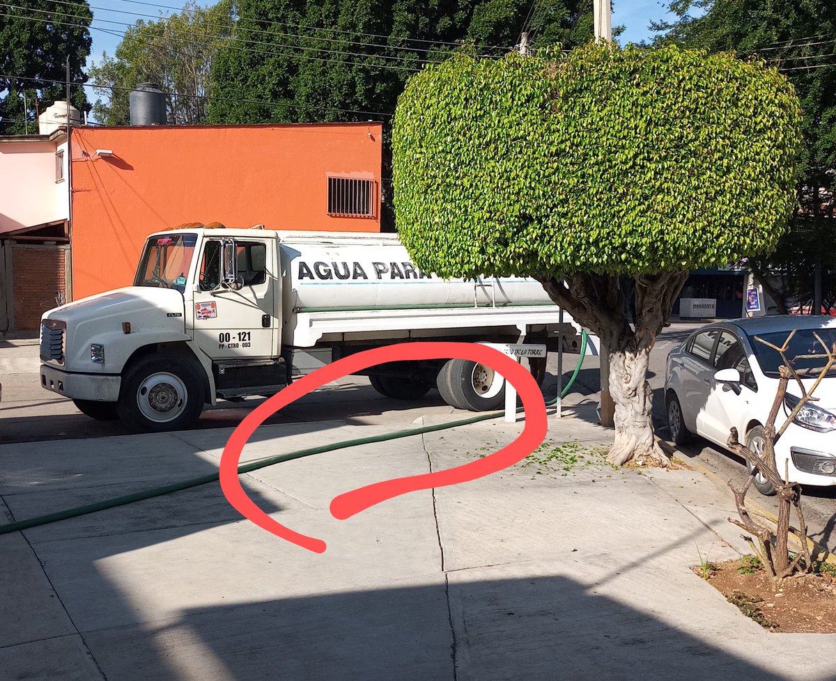 La rampa.. Entoces para qué está? 

<a href="/PolVial_GobOax/">Policía Vial Estatal</a> <a href="/MunicipioSeguro/">Seguridad Vecinal - Oaxaca de Juárez</a> <a href="/MunicipioOaxaca/">Municipio de Oaxaca de Juárez</a> <a href="/SEMOVI_GobOax/">Secretaría de Movilidad</a>