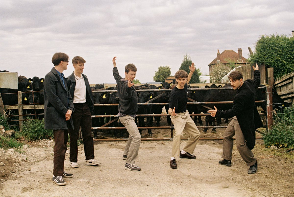 Our single ‘Silver Spoon’ is out today. You can stream it here: open.spotify.com/album/6KBUxtLj… 

We play <a href="/UbuRennes/">Ubu Rennes</a> for <a href="/TransMusicales/">Trans Musicales</a> tonight.