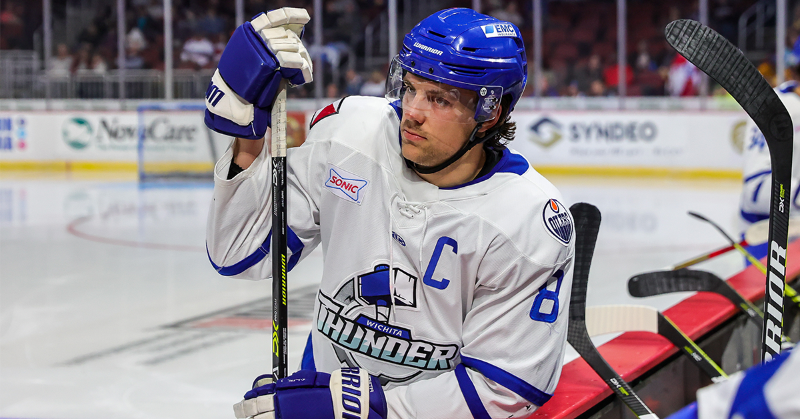 Wichita_Thunder's tweet photo. Congrats to @alpeters96 on signing an AHL contract with the @Condors for the upcoming season 👏

READ MORE ⬇️