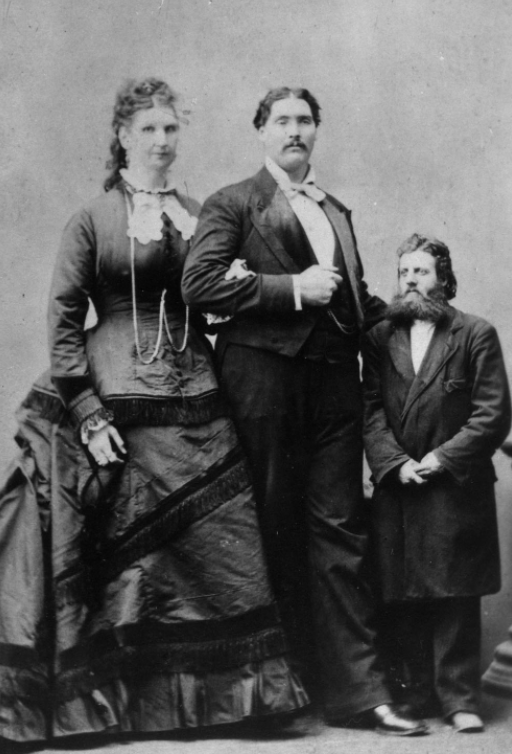 CraigBaird's tweet image. Anna Swan of Nova Scotia married Martin Van Buren Bates today in 1872. Both were 7ft-11 &amp;amp; became a touring sensation. They would stay married until her death in 1888. Together, they had 2 children, who were 18 &amp;amp; 23 pounds at birth.

Subscribe:
podcasts.apple.com/ca/podcast/can…