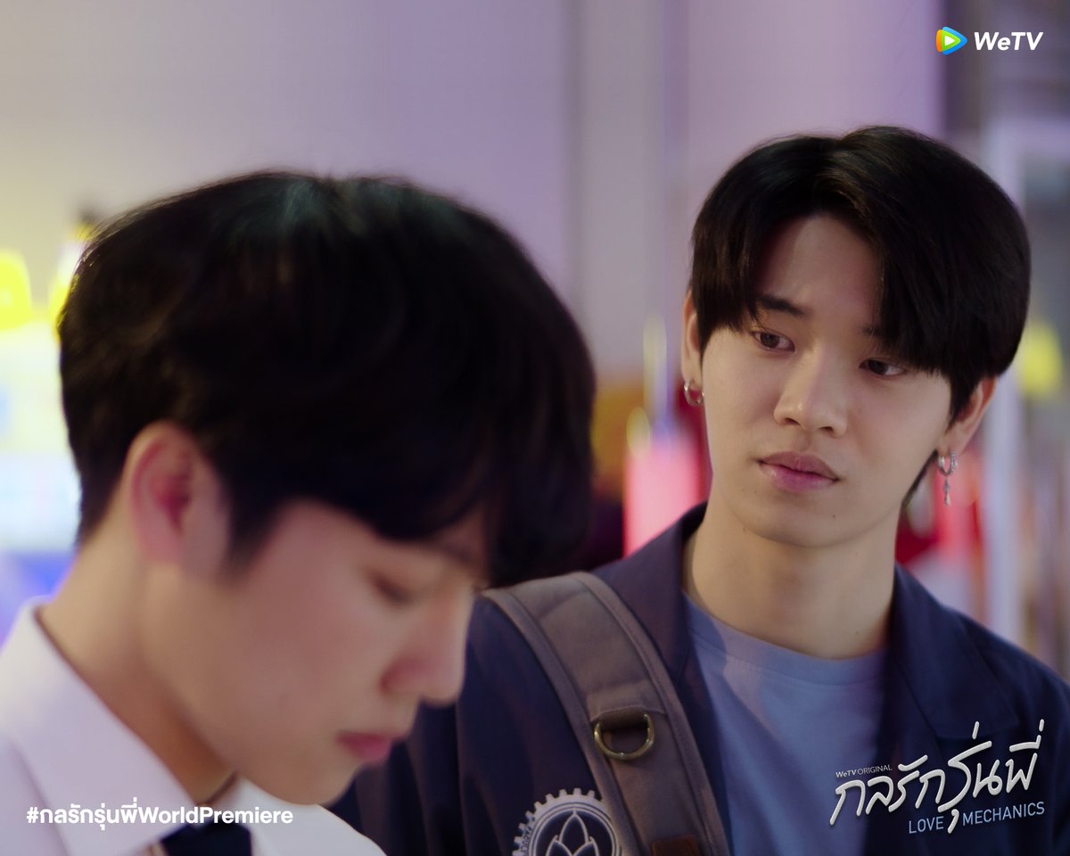 WeTVThailand's tweet photo. อ่านเรื่องย่อซีรีส์กลรักรุ่นพี่ EP.1-2
ได้ที่ : https://t.co/TRoq3ICAxO
.
จุดเริ่มต้นความสัมพันธ์ของมาร์คกับวีจะเป็นอย่างไร?
ติดตามได้ในซีรีส์ #กลรักรุ่นพี่
https://t.co/NICgkVgvAg
คืนนี้ รับชม 2 ตอนแรก เวลา 21:00 น. ทาง WeTV เท่านั้น
.
#LoveMechanics 
#WeTVth #WeTVOriginal https://t.co/VYT8DJFbTi