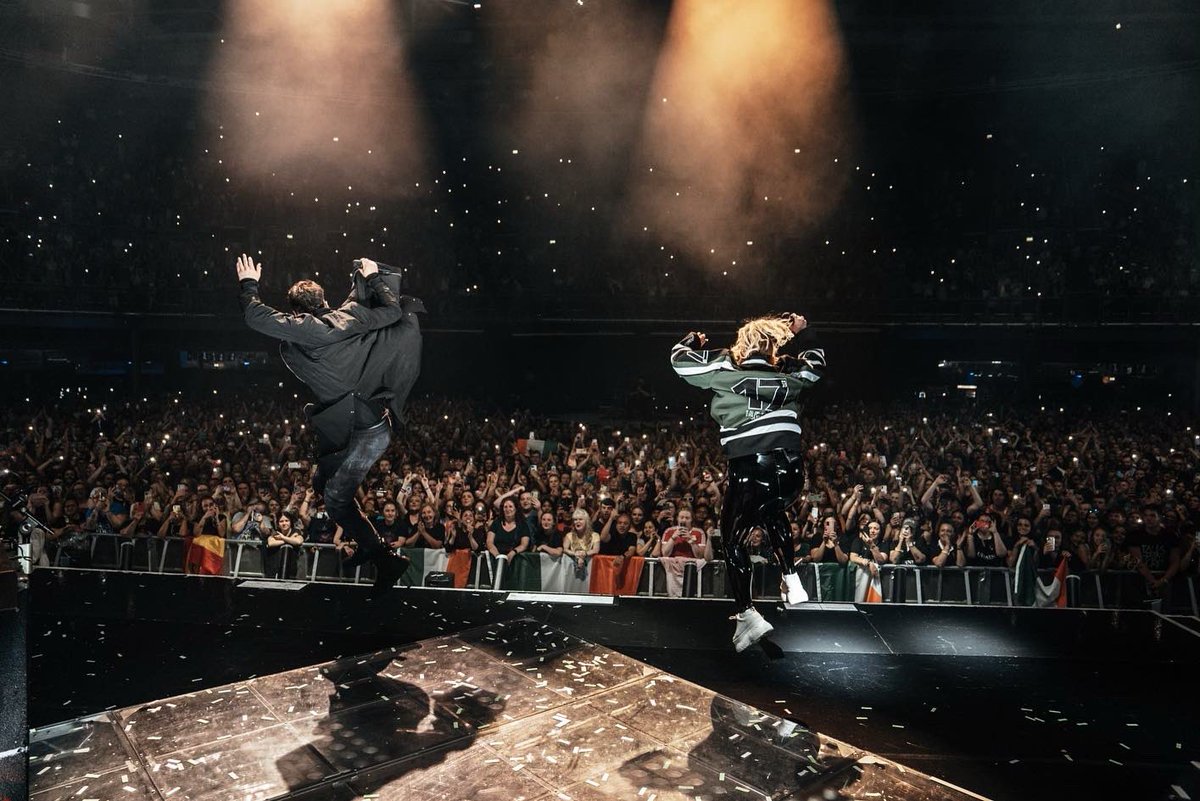 thescript's tweet photo. A huuuuuuge shout out to the amazing @EllaHenderson for supporting us on these dates and for coming out for Hall Of Fame last night… 🤘🏻💚

📸 @branholloway https://t.co/0DQF2U97rl