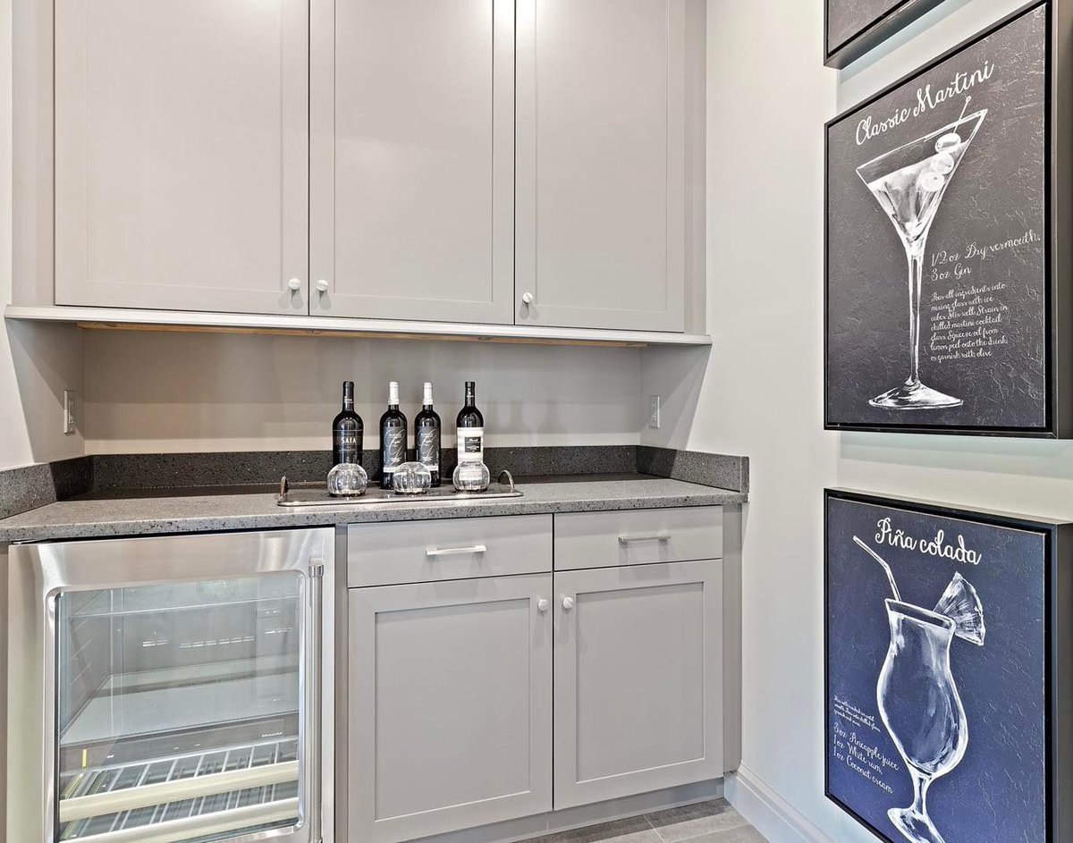 JPCHomebuilder's tweet photo. Celebrate with a glass of natural wine, a Michigan craft beer, or a bubbly cocktail. Entertaining is easy with plenty of storage in a custom pantry.
#Entertaining #CustomPantry #WineFridge #CraftBeer #MichiganMade #CustomHome #DesignBuild #Lifestyle #BuildLocal #JPCraig https://t.co/gcGSdqiRlK