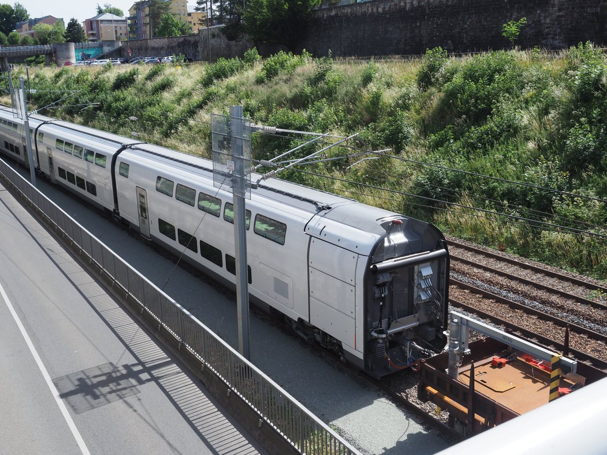 Remorque TGVM en cours de déplacement vers la gare de Belfort.