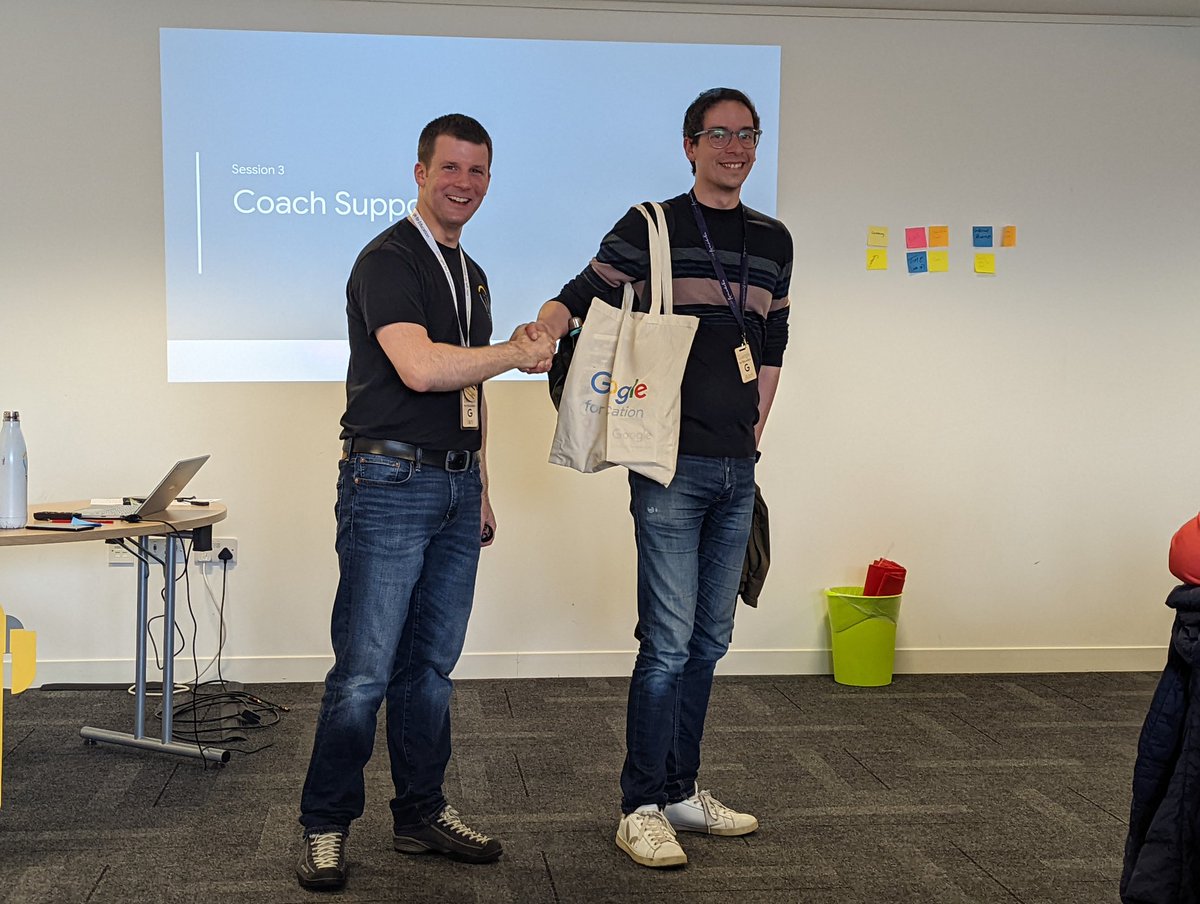 mrsbsutherland's tweet photo. Great swag bags from Google SLC Trailblazer Event in Glasgow. Smile @MrA_Sinclair @MrVosser!

#GCEScotland #GoogleForEdu #GoogleCE #GooglePD #SLCGooglePD @GoogleForEdu https://t.co/oTBRwpkApr