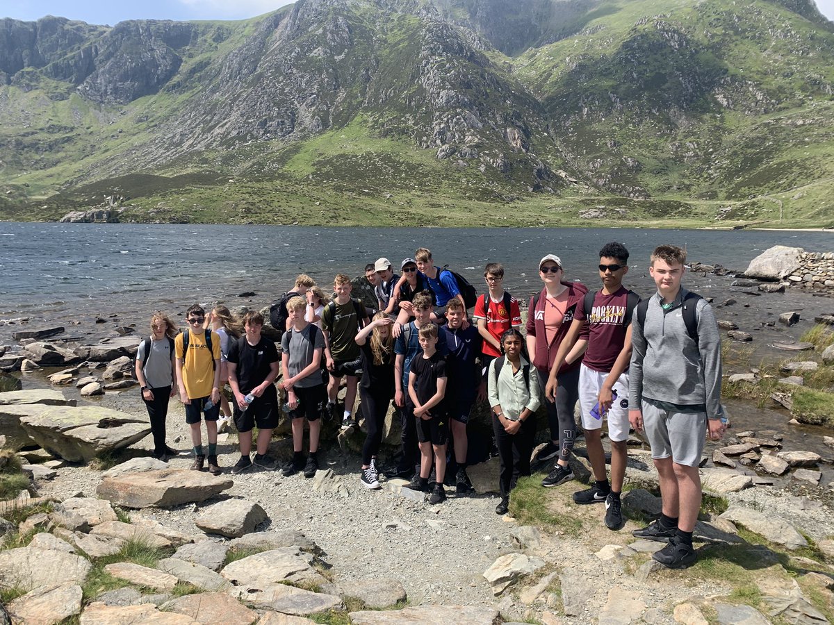 alungeog's tweet photo. A great day in Snowdonia with Y9! Perfect location for an intro to the GCSE course! @alunschool #geography #physicalprocesses #conservation #honeypot https://t.co/kqooNDCkN9