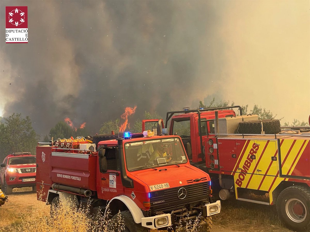 BombersDipcas's tweet photo. Imágenes actuales #IFCaudiel. Todo el dispositivo sigue trabajando . https://t.co/WHdBQm0jaL