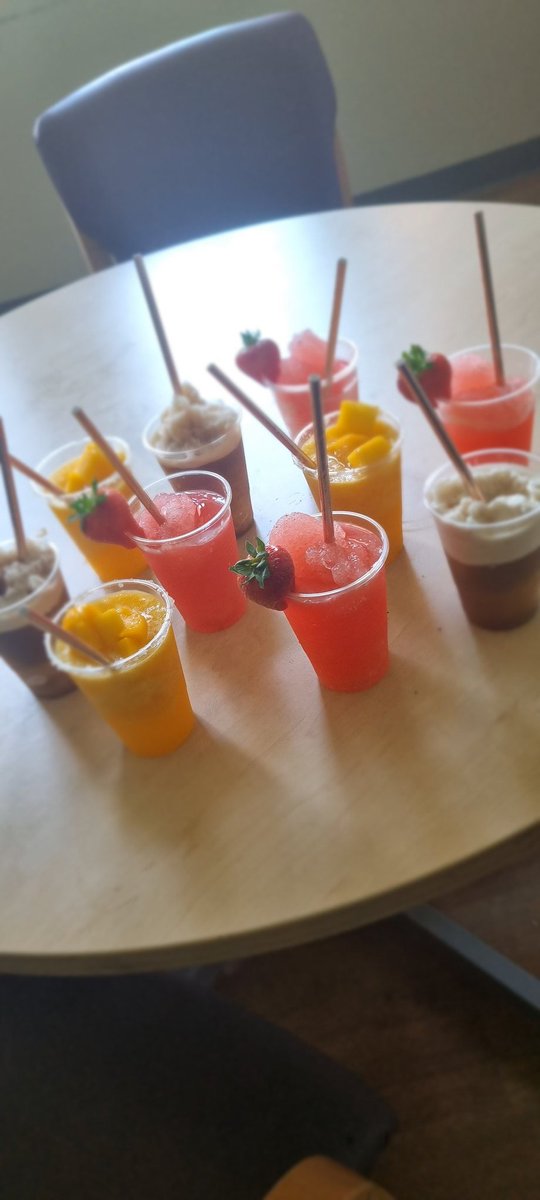 Claire78028760's tweet photo. Another successful fruity Friday 😋  much needed mocktails today for #teampicu @RMNjessica @DWMHG @Llizwilliams @GMMH_NHS https://t.co/re66Gj5HVA