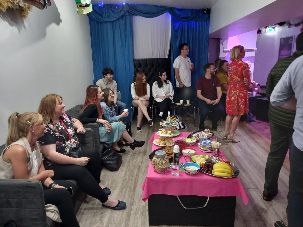 HealthwatchBpl's tweet photo. Thank you to the @theoldelectric for hosting such a wonderful afternoon of networking! Special thanks to Louise Ansari @HealthwatchE and @pav_akhtar for travelling to sunny Blackpool 🌞

What a fabulous day, thanks to everyone who has joined us 🤗
#Partnerships https://t.co/Vu6KAP5Kb7