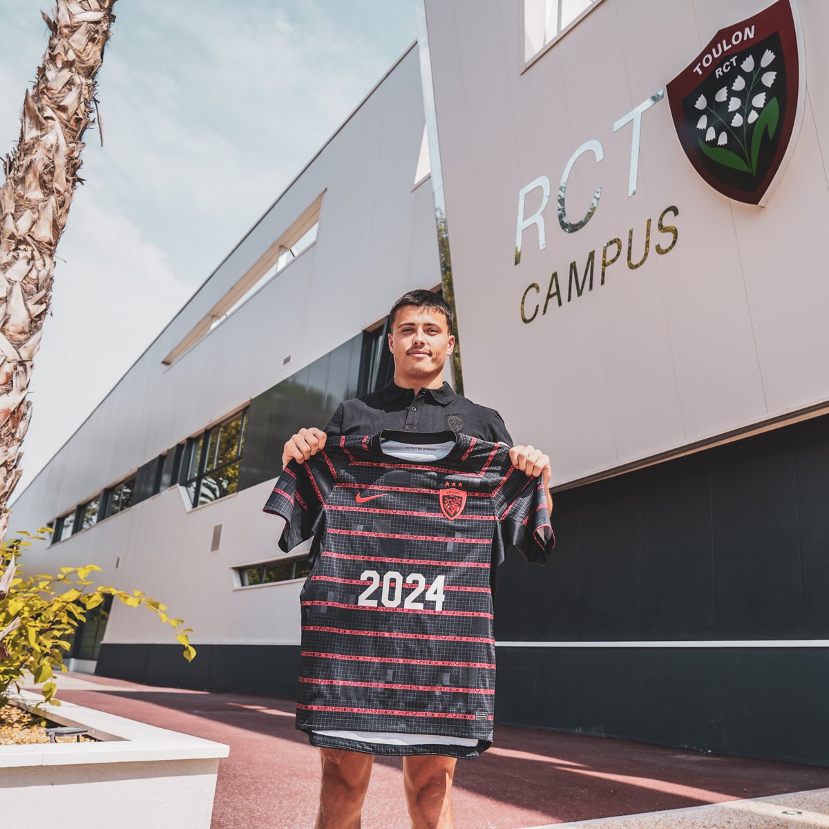 RCTofficiel's tweet image. [𝐎𝐅𝐅𝐈𝐂𝐈𝐄𝐋]

Tout juste champion de France de Fédéral 1 avec @RennesRugby, l'ailier 𝙂𝙖𝙚̈𝙡 𝘿𝙧𝙚́𝙖𝙣 s'engage avec le Centre de Formation 🔴&amp;amp;⚫️ jusqu'en 2⃣0⃣2⃣4⃣ 

Bienvenue dans #LaFamilleRCT Gaël 👏👏