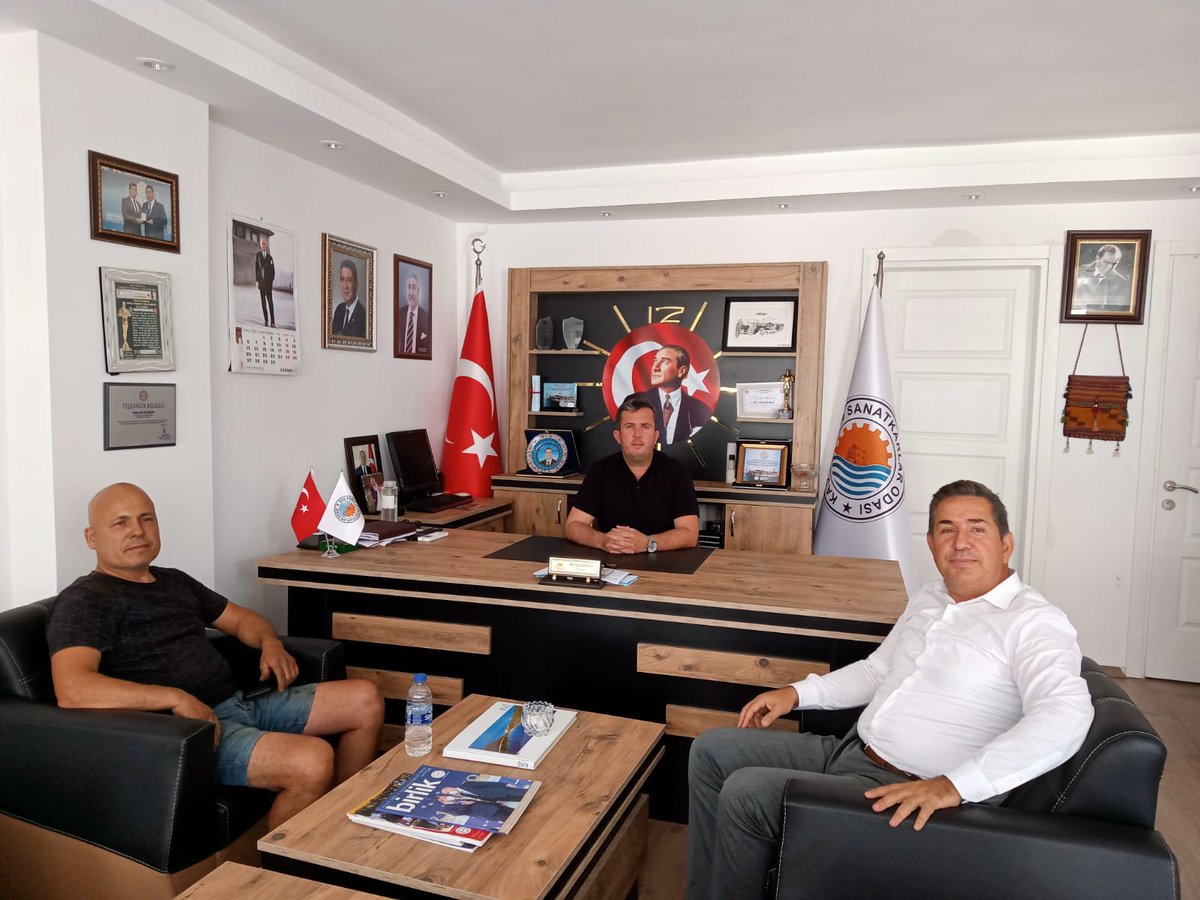 Şekerbank Kınık Şube müdürümüz Ziya SAVAŞ Esnaf ve Sanatkarlar Odamızı ziyaretlerinden dolayı teşekkür ederiz.
<a href="/adlihandere/">Adlıhan DERE</a>
#kaşesnafodası
#Aliçalışkan