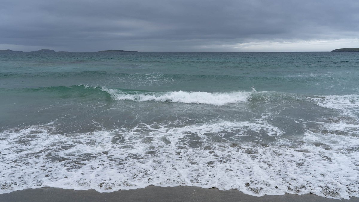 rossmackenzie's tweet photo. Coastal walking #QuendaleBay #Shetland #30DaysWild #Day17 #NoHeatwave https://t.co/mj8Xtw6PMy