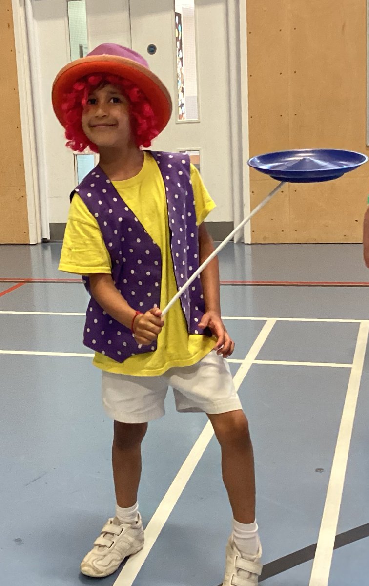 StainesPrepYr1's tweet photo. #StainesPrepYear1 loved trying out some circus skills today 🎪 look at those smiles! #StainesPrepLearn #StainesPrepTalent #StainesPrepBeYourBest @StainesPrepHead https://t.co/2za869pi4V