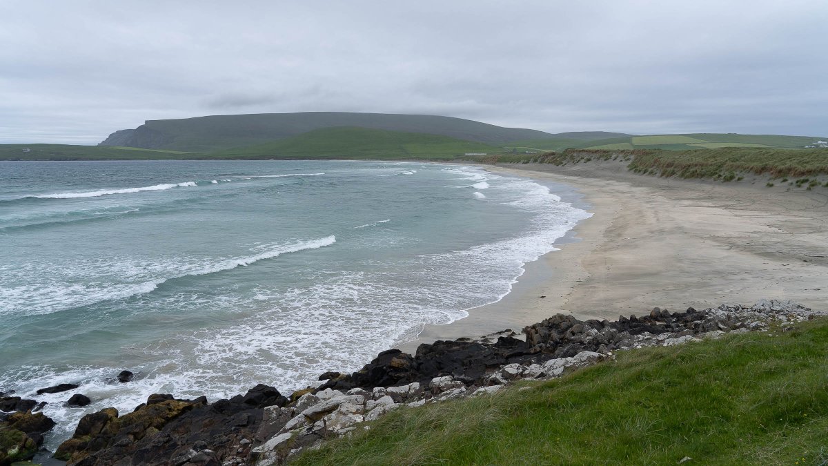rossmackenzie's tweet photo. Coastal walking #QuendaleBay #Shetland #30DaysWild #Day17 #NoHeatwave https://t.co/mj8Xtw6PMy