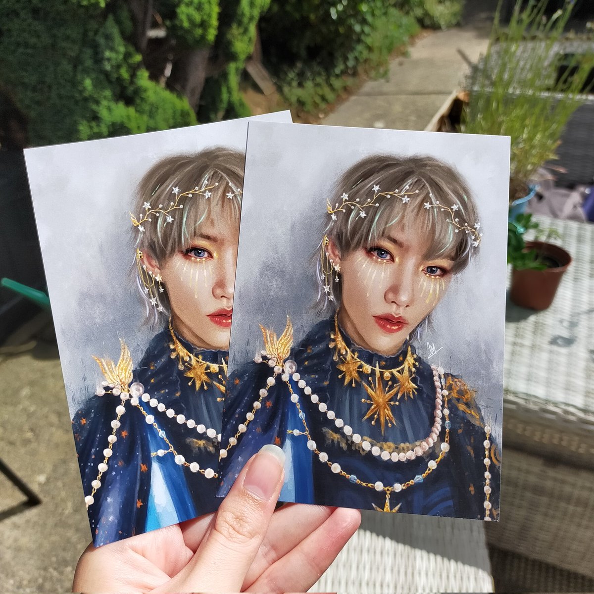 ALICE_TATAE's tweet photo. ✨ SHOP UPDATE ✨

- New Felix 'Celestial Prince' prints now available on my store!💫

- Postcard or photo print options available

- Also added prints of my altered Koinobori piece! 🎏

🔗https://t.co/T0n62e9bVH https://t.co/WqCyu8rrsl
