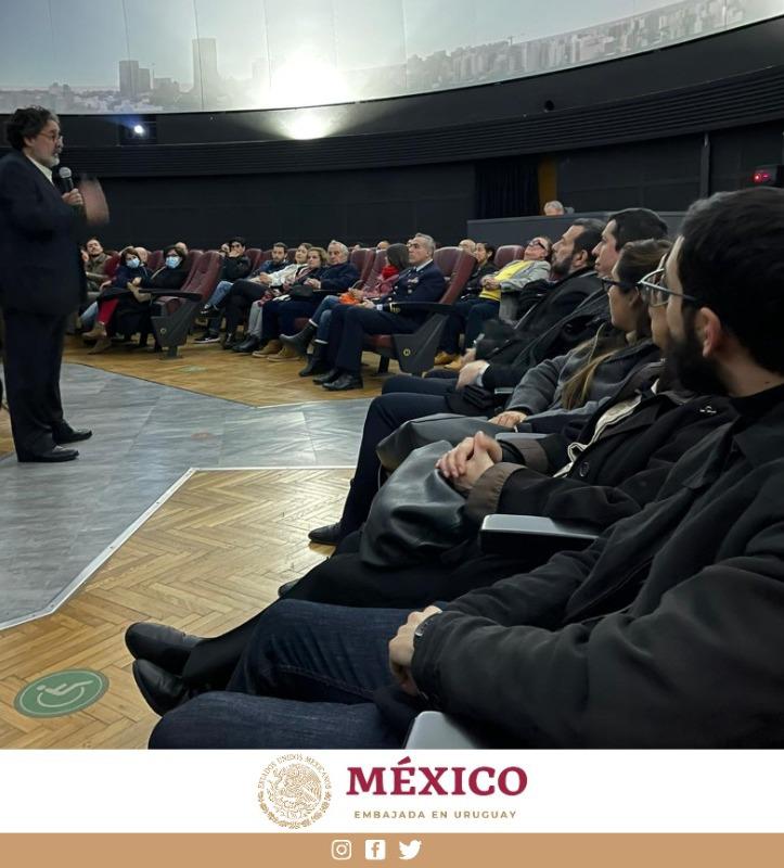 EmbaMexUru's tweet photo. Un placer acompañar a @FrutosDigitales @MilagrosVarguez, directora del @PlanetarioCun en su visita a Uruguay, y en su muestra en @Planetario_MVD de dos de sus impresionantes documentales sobre arqueoastronomía Maya y Mexica. Le deseamos el mejor de los éxitos y, ¡enhorabuena! https://t.co/XXPRtrACdf