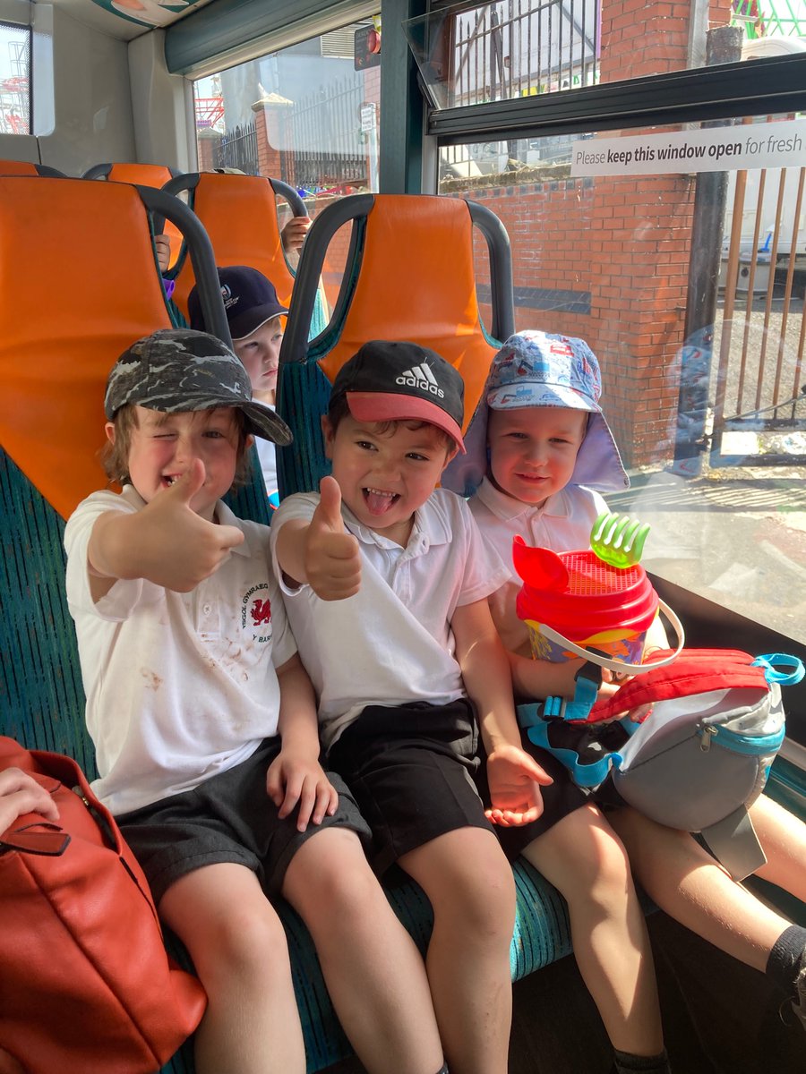 missaliney's tweet photo. Hŵyl a sbri ar y bws nôl i ysgol! | Lots of fun on the bus back to school! 🚌 https://t.co/bhbja84TST