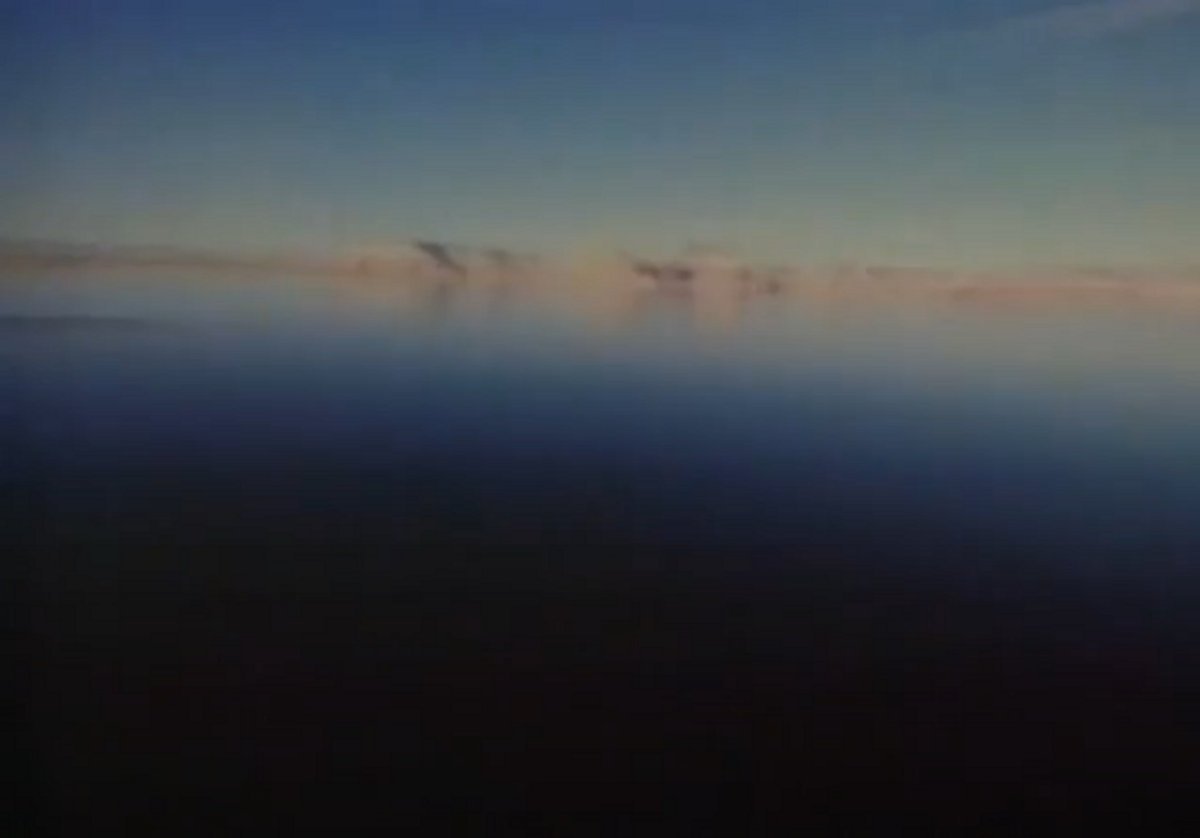 vwtbr's tweet image. Due Bandcamp errors, I got to put another album in the label. Enjoy.

analog memories revisted by @defaultdotcfg (VWTBR_097), a enchanted version of the 2018 EP.

Out now.

Trying to solve this problem to bring the last 2 albums before VWTBR_100.

vwtbr.bandcamp.com/album/analog-m…