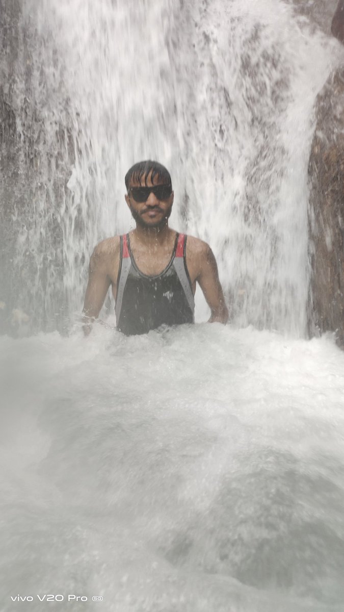 ashishpaswan0's tweet photo. मस्ती के पल #Mussoorie की रानी #Kempty Falls #uttrakhand में https://t.co/05CPeZcaox