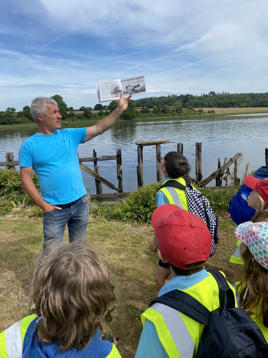hook_morlo's tweet photo. Dosbarth Morlo enjoyed learning about the History of mining in Hook whilst on their walk to Hook Quay! Look at the huge piece of coal one of our pupils found! #OnYourDoorstep #HookVillage https://t.co/Swj2Ww9jq1