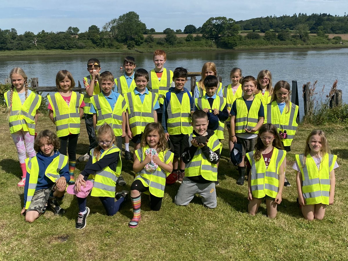 hook_morlo's tweet photo. Dosbarth Morlo enjoyed learning about the History of mining in Hook whilst on their walk to Hook Quay! Look at the huge piece of coal one of our pupils found! #OnYourDoorstep #HookVillage https://t.co/Swj2Ww9jq1