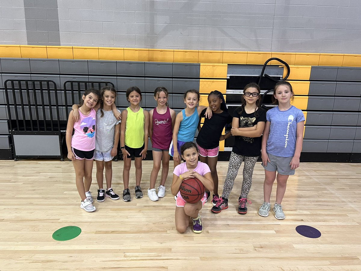 fightin_farmers's tweet photo. Basketball camp is complete! ✅
Everyone worked hard this past week on the basketball court and had fun in the process. Some of the freshmen even showed up 2 hours early to get their summer workouts in first! We have a great group of young ladies in Farmersville ISD! #GBE https://t.co/6Gf2zwpiOT