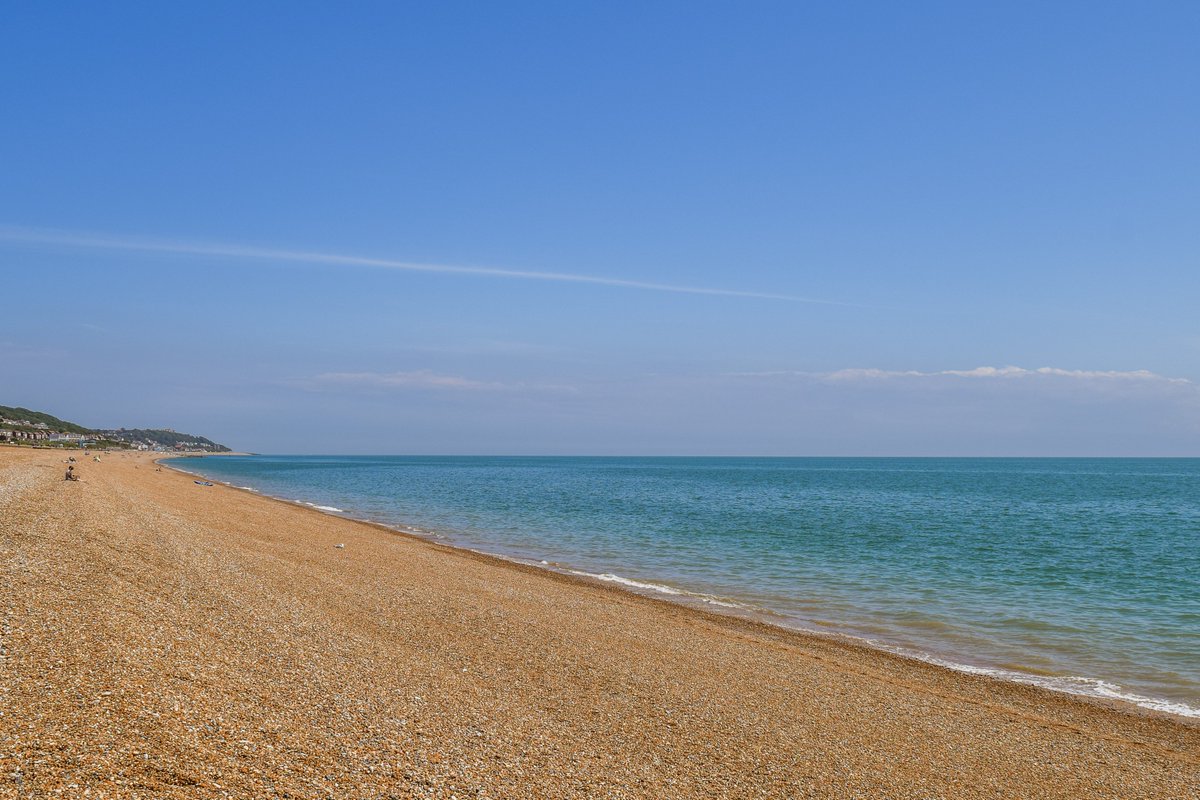WedgewoodHomes's tweet photo. On days like today, don't you wish you lived by the beach? Register your interest now for our new Coastlands luxury apartments with sea views, coming soon to Hythe, Kent. https://t.co/5EIxUlEeJc
#beach #hottestday #newhomes  #movetothebeach https://t.co/yuX48rxP5O