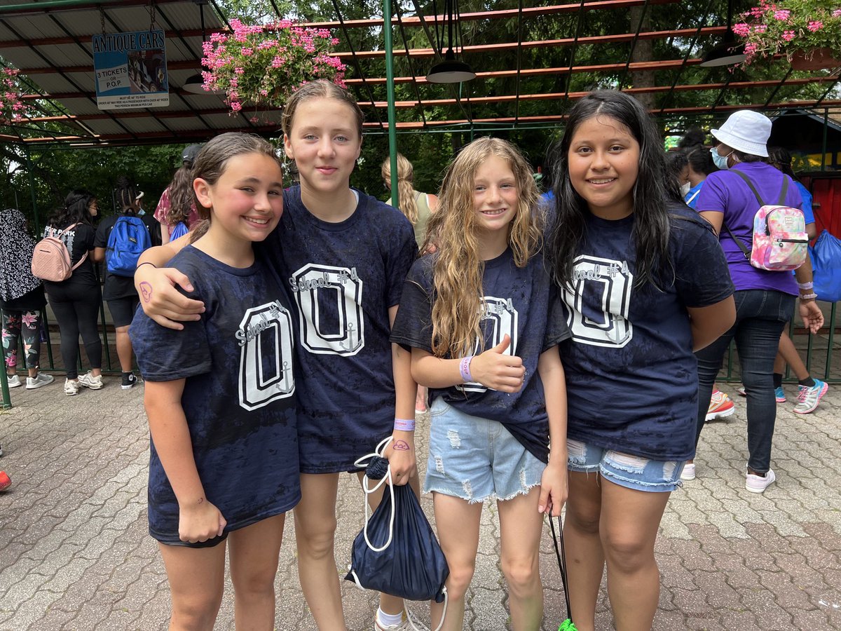 MrsBruno35's tweet photo. @OSchool4 @OSchoolsPR #sch4sixthgradeday soaking wet after the log flume! https://t.co/N1wcKEL8LD
