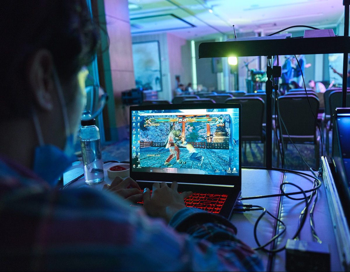 tindarobatta's tweet photo. I pc portatili gaming economici permettono a tutti di giocare anche in mobilità. È un settore in forte crescita: grazie alle componenti ... - https://t.co/c2BIqOS1S4 https://t.co/lPiYIujVbn