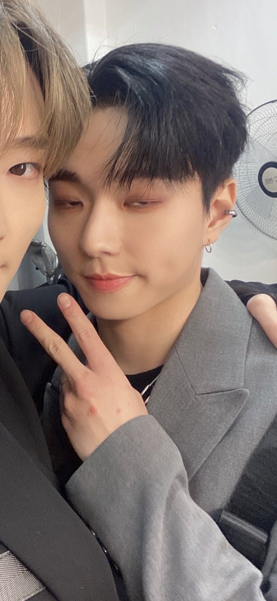 [#유인]

많이 많이 보고싶은 우리 태영이
생일 진심으로 축하한다!!🥰
무대에서도, 연습할 때도 너의 빈자리가 크더라! 빨리 돌아와 김탱~🐻

#블랙레벨 #BLACK_LEVEL
#태영 #TAEYOUNG #HAPPY_TAEYOUNG_DAY