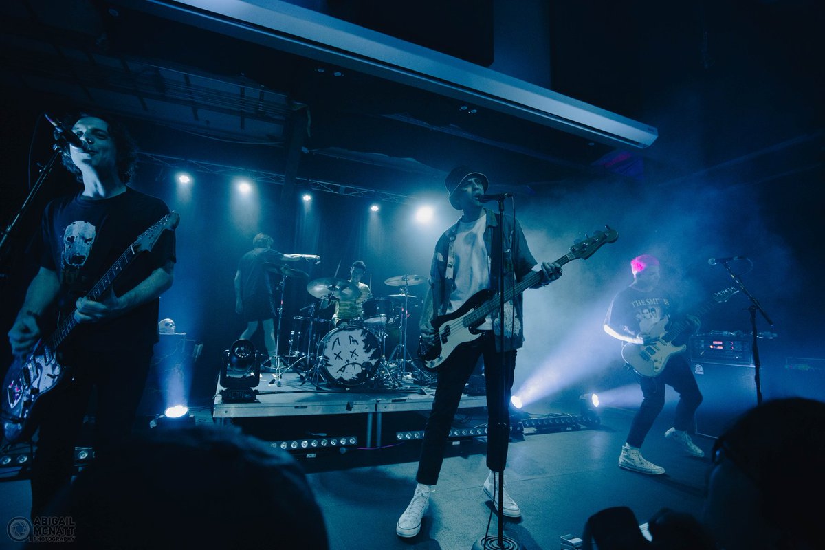 abigail_mcnatt's tweet photo. The F.E.A.R tour brought the heat to Pittsburgh last night! It was a show full of energy from beginning to end.
More photos + my review coming soon!
๐ธ for Drusky
--
#standatlantic #feartour #withconfidence #noloveforthemiddlechild #censusband #concertphotography #poppunk https://t.co/7I8YQlMT1U