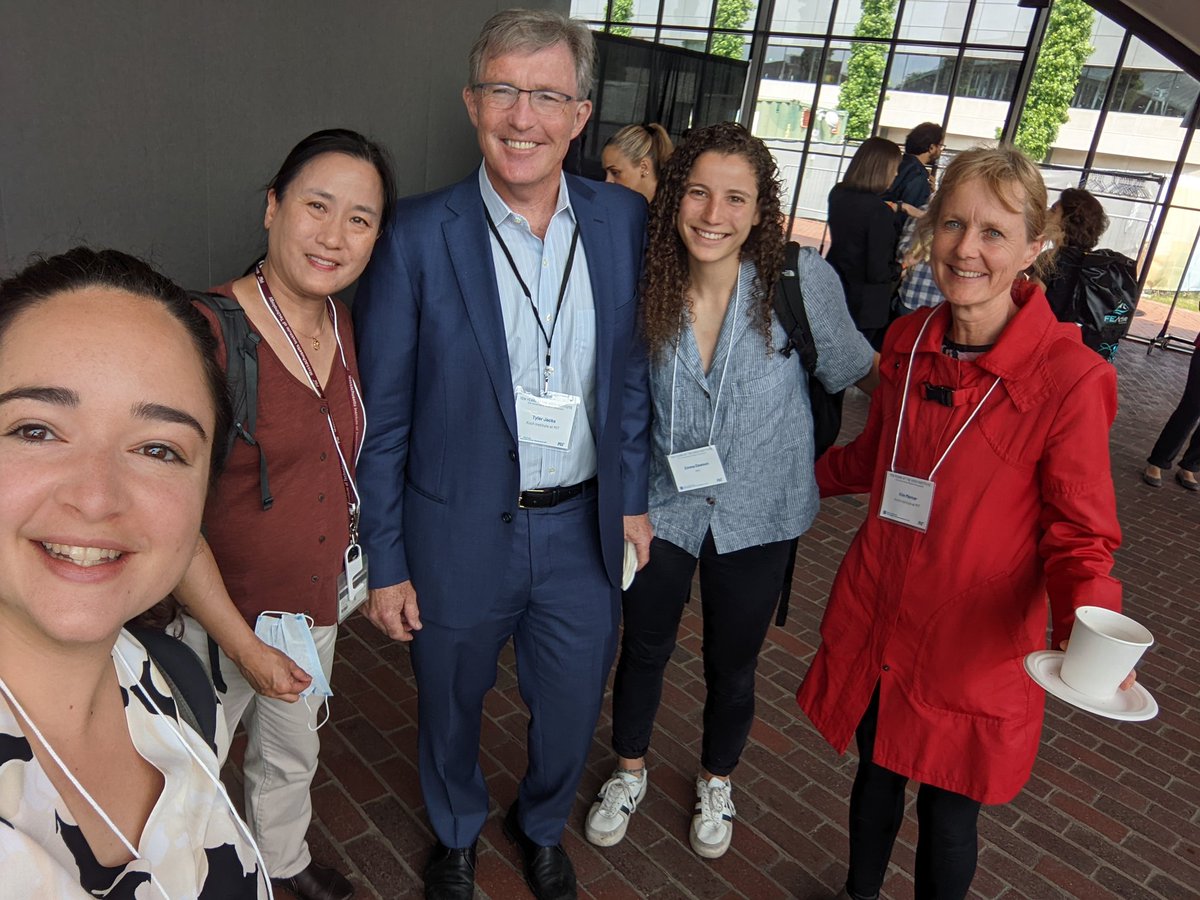 Xtina_Cabana's tweet photo. Just some @LabJacks members having a blast at the @kochinstitute summer symposium! #KIsymposium @KarenKarenoyee https://t.co/acUgU9Oh08