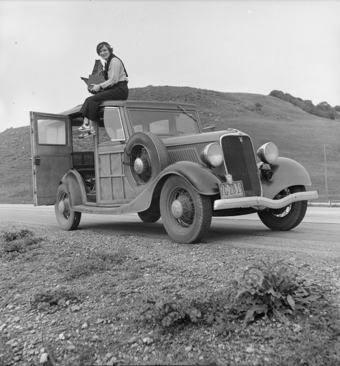 "On devrait toujours utiliser l'appareil photo comme si demain, on allait devenir aveugle." Dorothea Lange
#ExpoDorotheaLange
#leçonsdevieMW #Museumweek

©Dorothea Lange / <a href="/librarycongress/">Library of Congress</a>, Prints &amp; Photographs Division, FSA-OWI Collection
@imgSingulieres