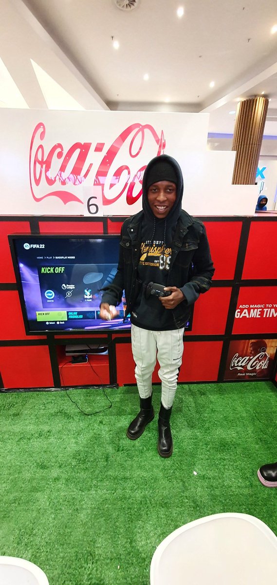 MainGamingZA's tweet photo. A new champion🏆
Katlego Mphaka absolutely dominating his way to victory!
Maslin Pillay in 2nd place!
That's another R6000 in vouchers won thanks to @CocaCola_ZA
Tomorrow we're at Mall of Africa for one more tournament and another R6000 up for grabs🤩
#SwitchOnTheMagic https://t.co/hC21Ebldi2