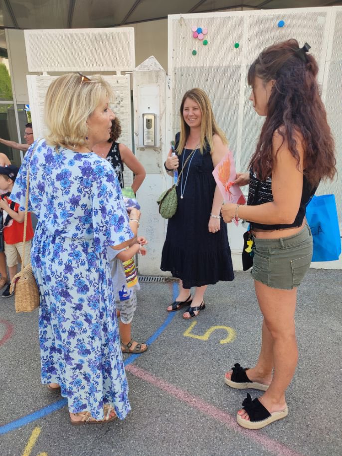 marinebrenier's tweet photo. Dernière rencontre avec les parents des enfants de l’école Fabron aux côtés de @MonierF06 ! C’est toujours un grand plaisir d’échanger avec toutes ces familles, les enseignants et éducateurs ! Dernière ligne droite on ne lâche rien 💪🏻#Brenier2022 
#Nice06 #Circo0605 https://t.co/bsH3CN5Pax