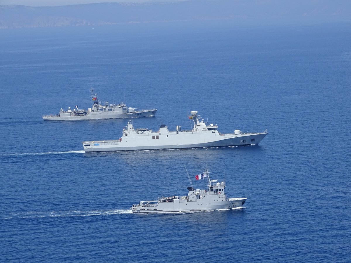 MarineNationale's tweet photo. Le PHM Commandant Bouan et le BBPD Achéron ont effectué des manœuvres conjointes avec la corvette marocaine Allal Ben Abdellah.
Objectif : renforcer la coopération bilatérale🇫🇷🇲🇦en Méditerranée, où les 2 marines partagent des enjeux communs de stabilité et de sécurité.@Cecmed_Off https://t.co/cyeTdQ6abF