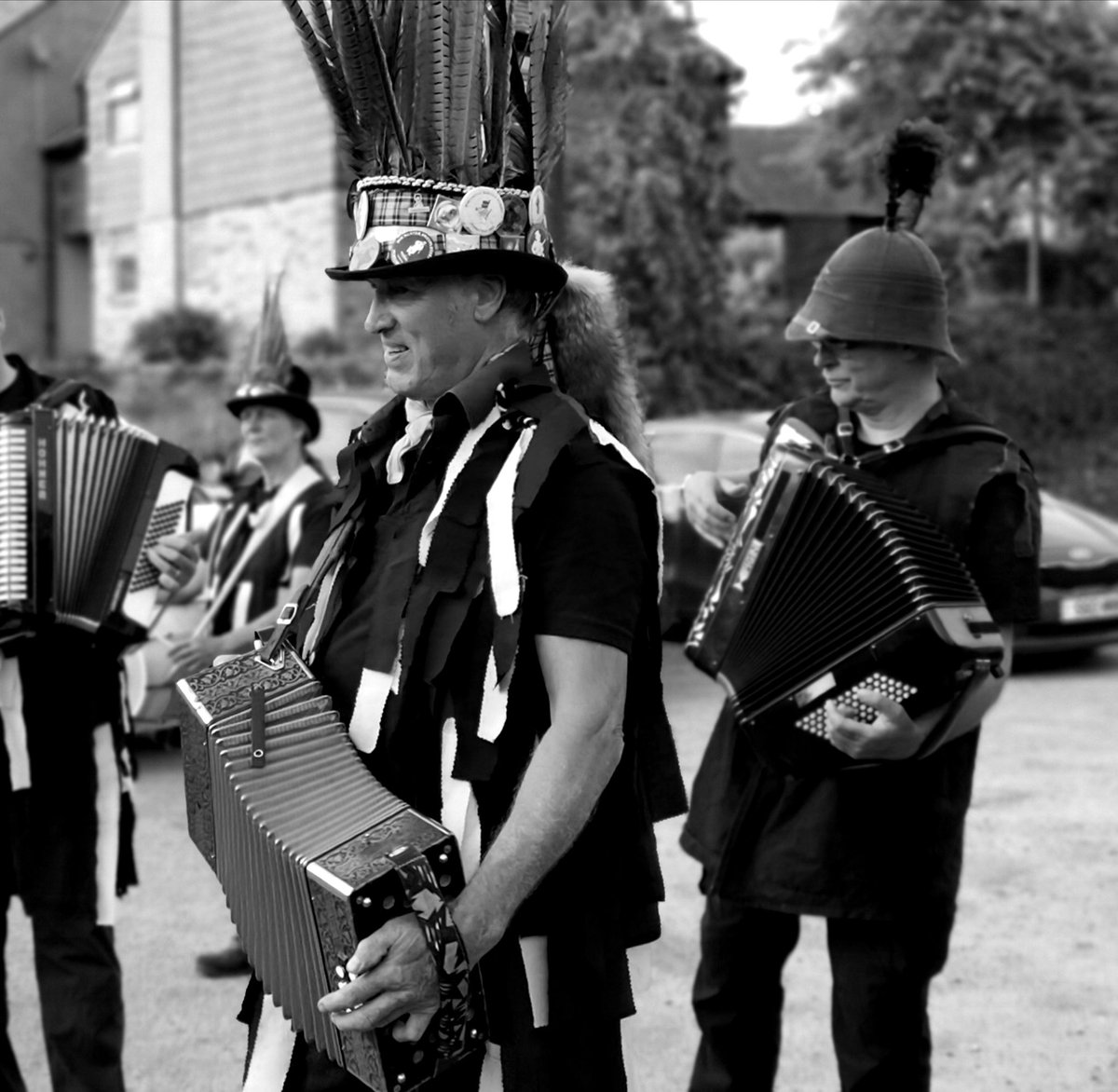 WreckersMorris's tweet photo. Few more from Menheniot!

#morrisdancing #morrismusic #bordermorris #pubouts #dance #wreckersmorris #blackandwhitephotography https://t.co/Io9raMeZQS