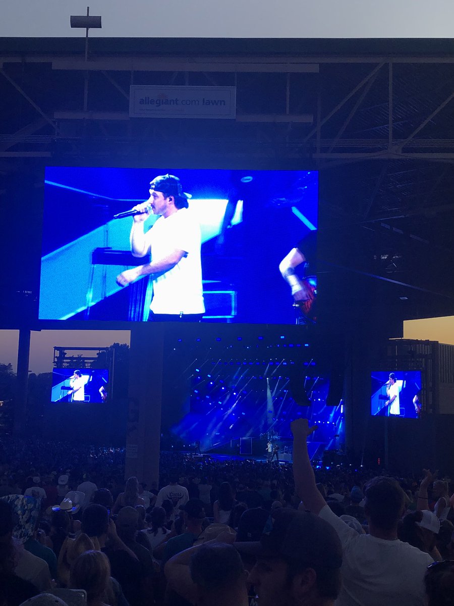 Whiskeybros765's tweet photo. About last night. Morgan Wallen and Hardy are THOSE dudes. One of the best concerts I’ve ever been to. May have been 90 degrees half the night but can’t complain. As hardy would say- SOLD OUT https://t.co/e7f3XEmFHS