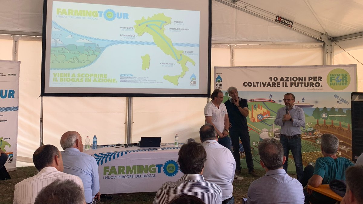 DirettoreCIB's tweet photo. Ieri a Corbetta nella tappa del #FarmingTour alla Soc. Agr. La Castellana abbiamo incontrato i nostri soci agricoltori e industriali, moltissimi imprenditori agricoli e istituzioni per confrontarci sulle recenti misure e le prossime sfide per il #biogas e #biometano agricolo. https://t.co/VKXPFSGgSc