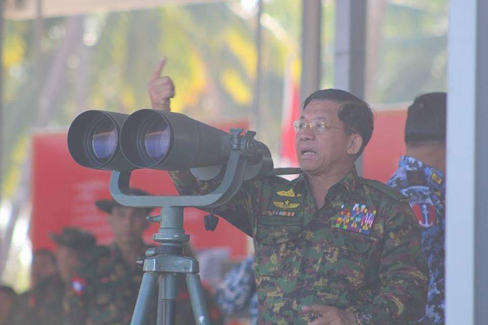 zawmoethant71's tweet photo. MinAungHlaing clouded & boasted yesterday that his teacher #TheinSein, could not make more trade than he did, but did not disclose the decline in trade due to #Imternational's sanctions. https://t.co/Ij3GVyBOiL #FreezePaymentToJunta #2022Jun17Coup #WhatsHappeningInMyanmar https://t.co/1KN8ghDEMK