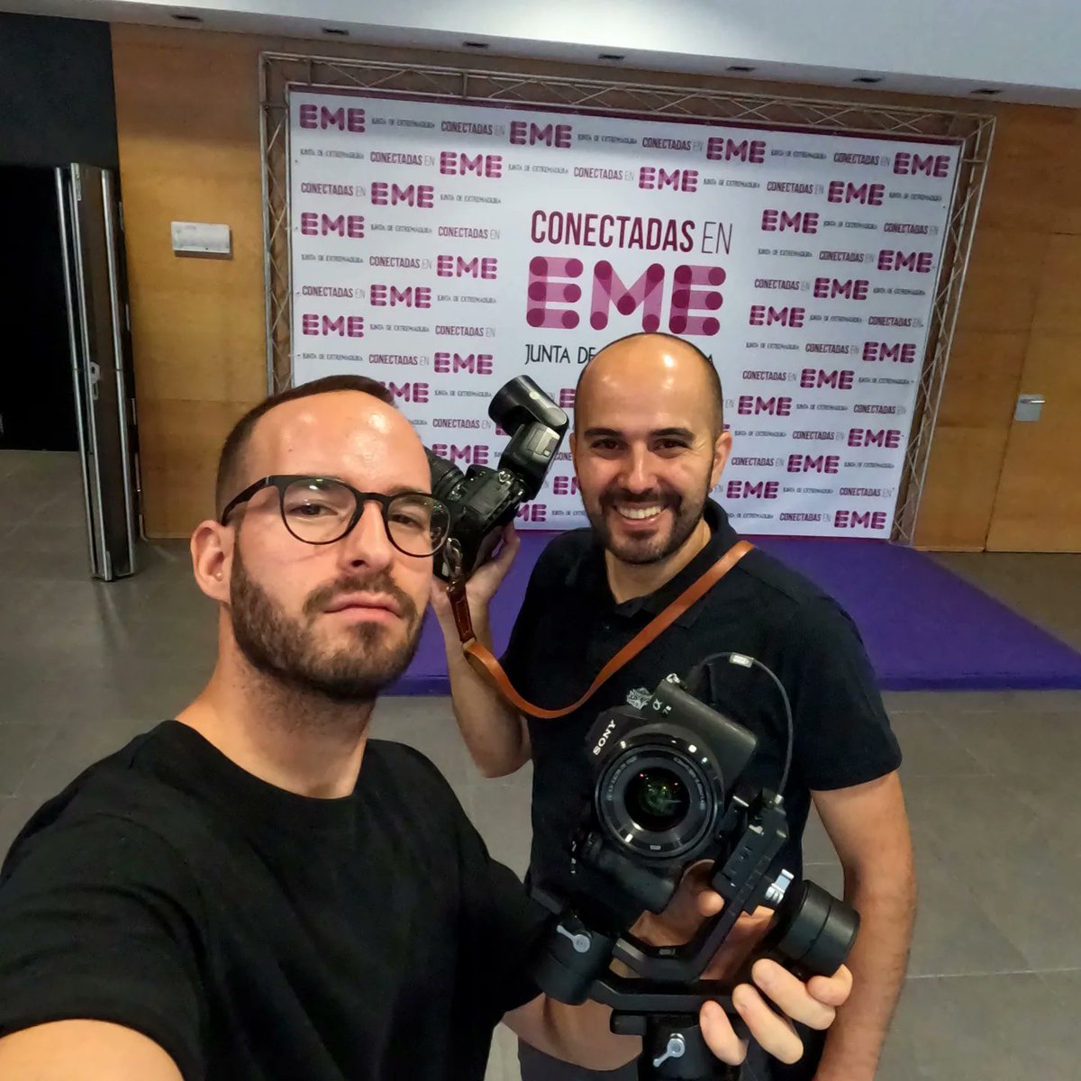 DaniBandaes's tweet photo. I Feria de Empresarias EME♀️.

Estos trabajos molan y más con estos compañeros 🙌.

#FeriaEmpresariasEME #DonBenito https://t.co/U6cGxLuzCq