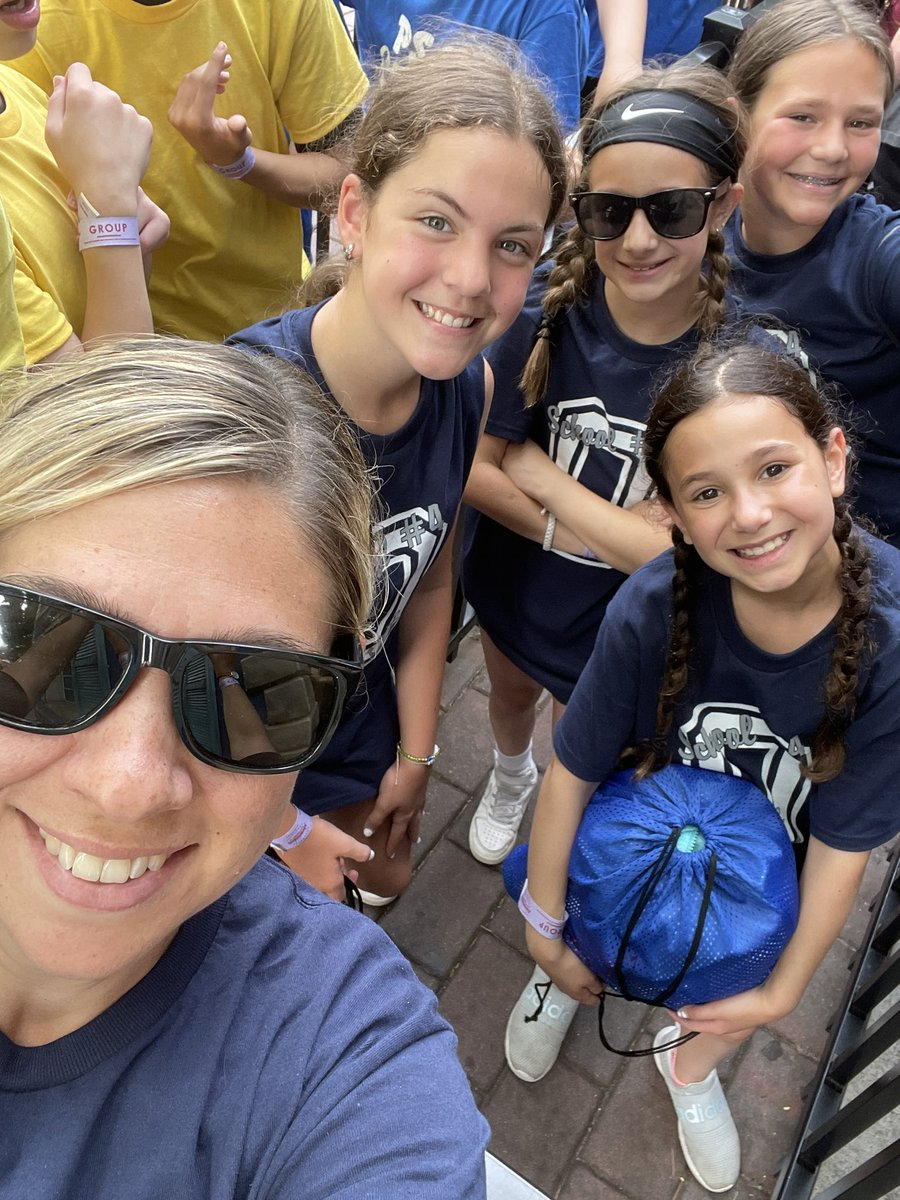 OSchool4's tweet photo. Ready for the haunted house! #sch4sixthgradeday https://t.co/b7UkRx0FOk