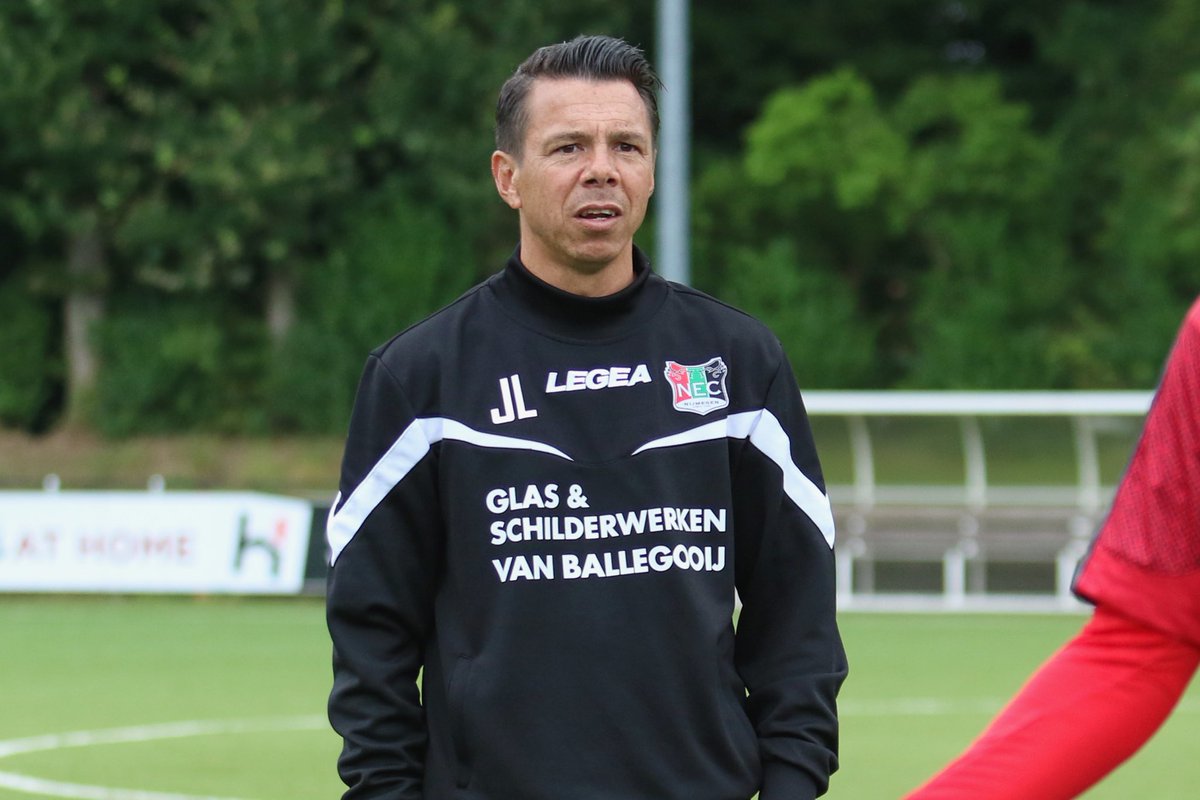 𝗧𝗿𝗮𝗶𝗻𝗲𝗿𝘀 𝗯𝗼𝘃𝗲𝗻𝗯𝗼𝘂𝘄 𝟮𝟬𝟮𝟮-𝟮𝟬𝟮𝟯!⚽️

O.21: Mark Otten en Jeffrey Leiwakabessy 

O.18: Kevin Moeliker  en Rutger Worm 

O.16: Arjen Nijman en Michaël van Doren 

O.14: Swen Rovroy 

O.13:Niels Voet 

Klik hier!👇🏻
bit.ly/3mXpBKQ

#hsfnecvoetbalacademie