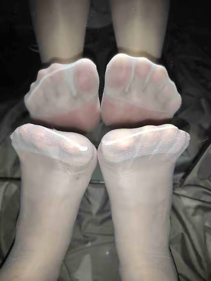 你们都在干嘛呢？都不来找姐姐聊天